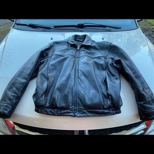 Andrew Marc New York L leather